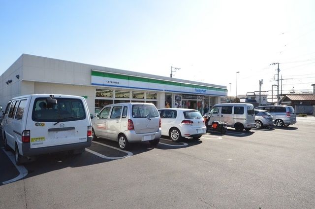 コンビニ　ファミリーマート八王子秋川街道店（コンビニ）まで512m