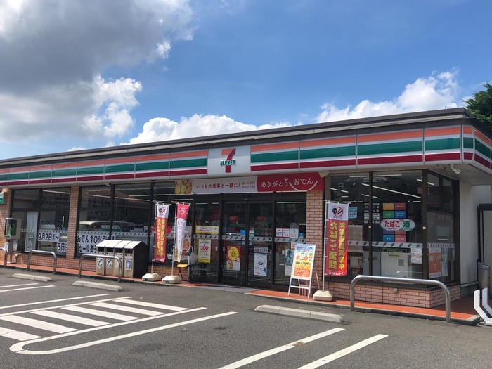 コンビニ　セブンイレブン（コンビニ）まで102m