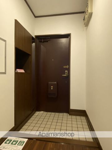 ＪＲ東海道本線 浜松駅 バス乗車時間：8分 最寄りバス停で下車 徒歩1分 3階建 築35年の玄関写真