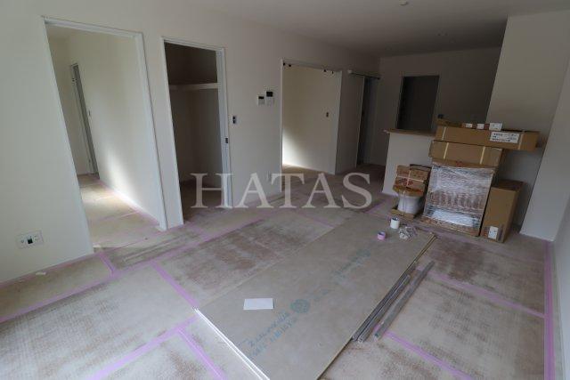 居室・リビング　同物件別部屋です