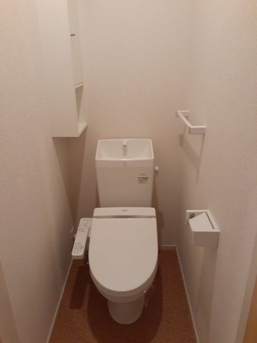 トイレ　清潔感のあるトイレです