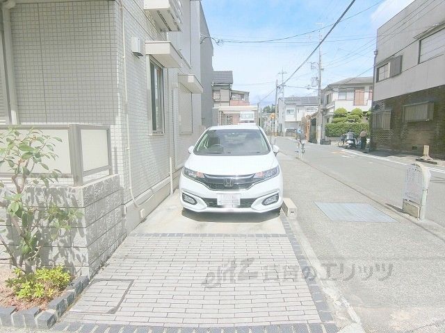 駐車場　駐車場