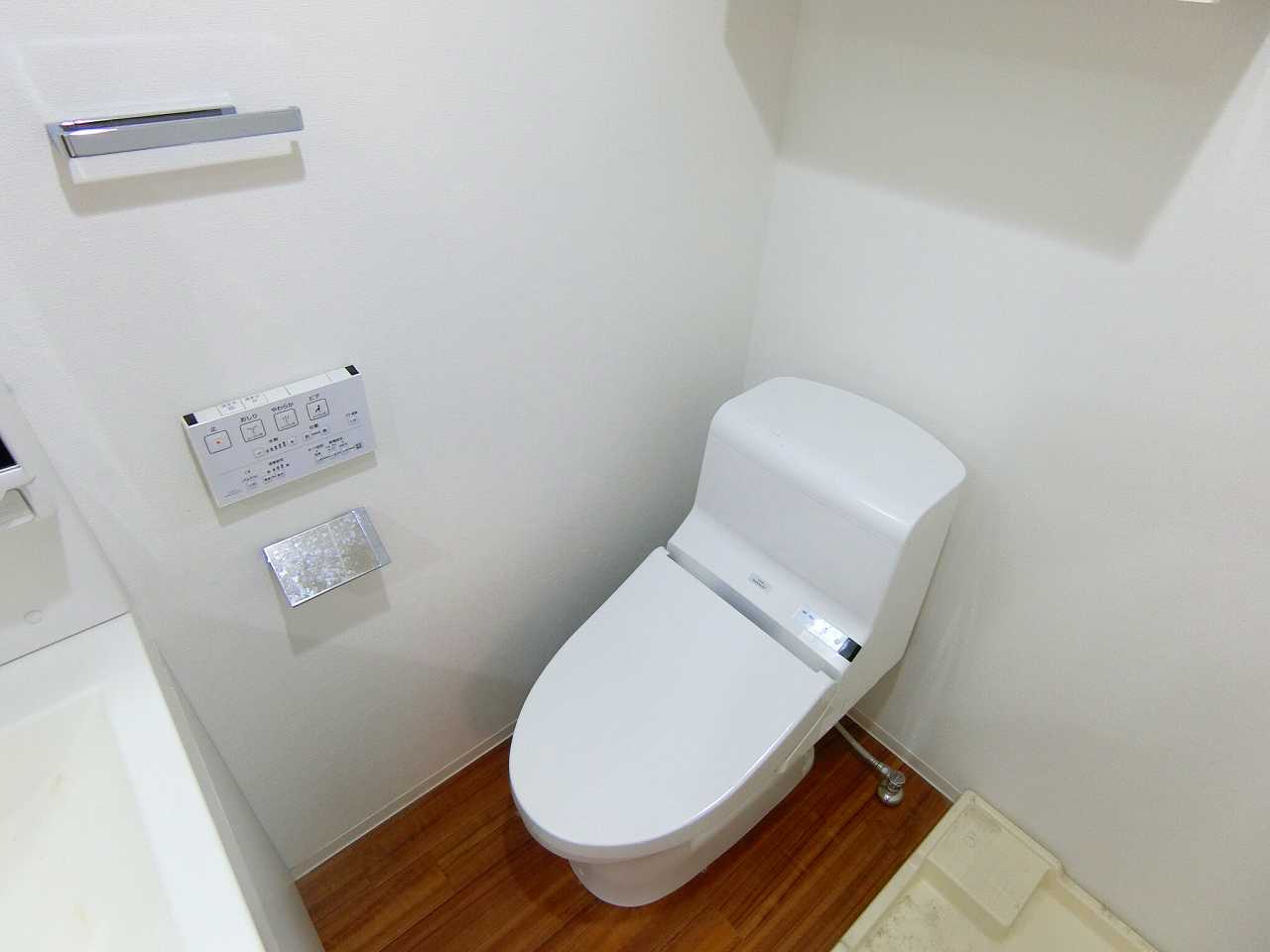 トイレ　※同物件、別部屋の写真です。