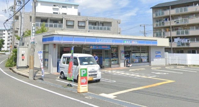 コンビニ　ローソン　豊中上新田三丁目店（コンビニ）まで63m