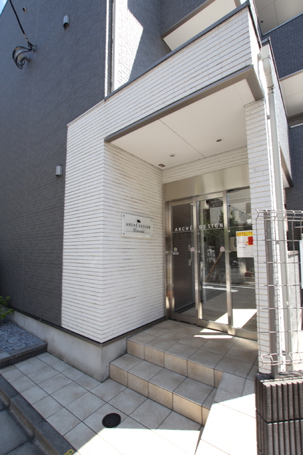 エントランス　玄関入り口です♪