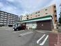 コンビニ　ファミリーマート 淀川東三国店（コンビニ）まで215m