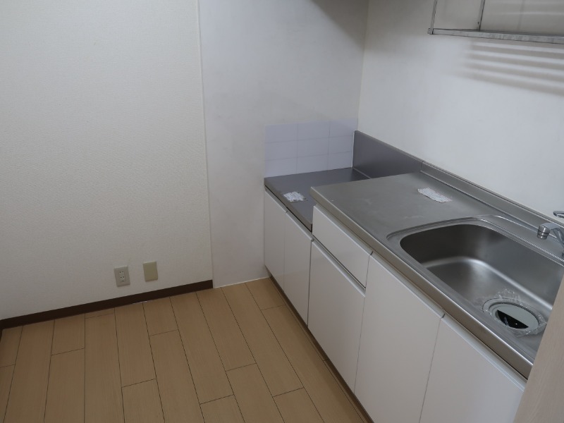 キッチン　＊別号室の写真です。