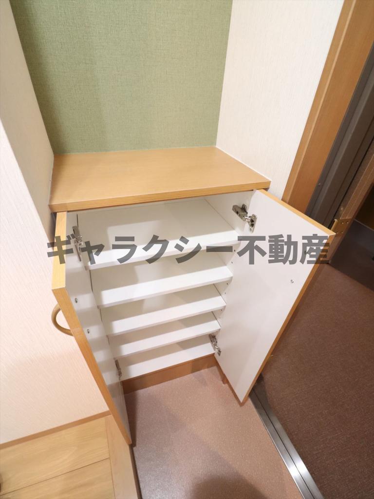 玄関　シューズボックス