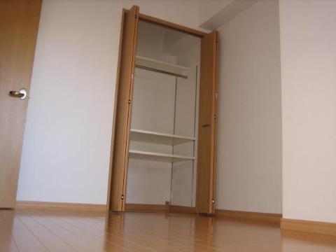 居室・リビング　室内