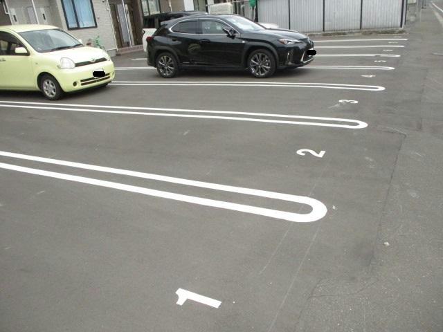 駐車場　駐車場