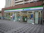 コンビニ　ファミリーマート（コンビニ）まで992m