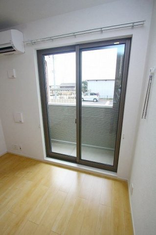 バルコニー　陽当たり良好なバルコニーです