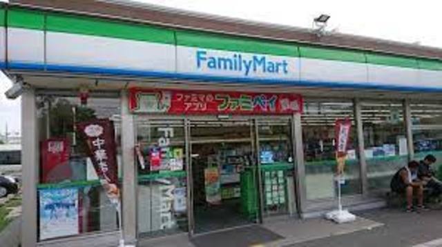 コンビニ　ファミリーマート摂津鳥飼中一丁目店（コンビニ）まで569m