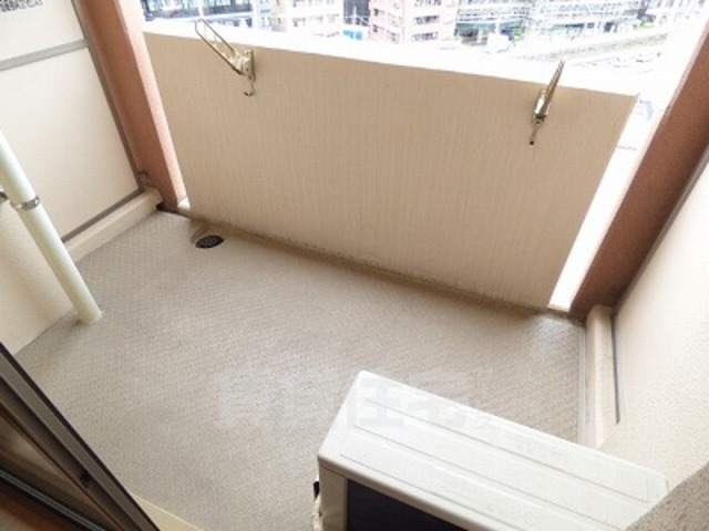 バルコニー　同マンション別部屋写真