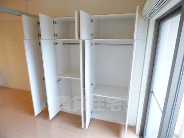 収納　同マンション別部屋写真