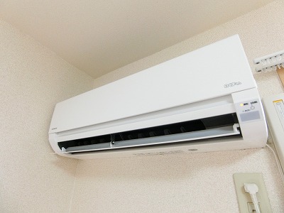 その他設備　リビングダイニングキッチンには、暑い夏や寒い冬に大活躍のエア