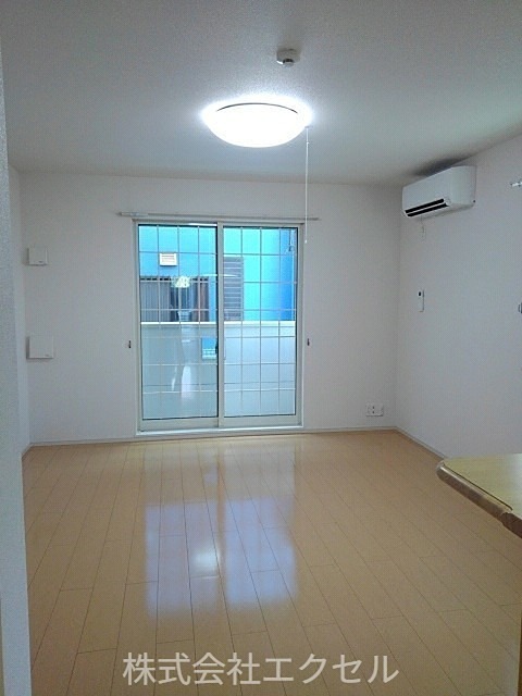 居室・リビング　日当たりの良いお部屋です。