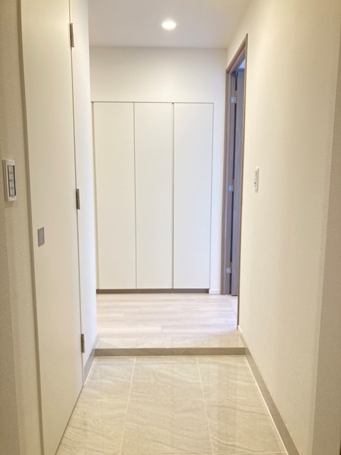 玄関　※写真は同タイプ住戸です。