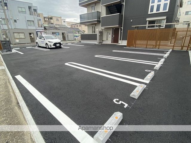 駐車場　駐車場