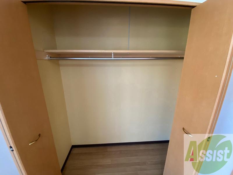 収納　寝室の収納です。部屋がすっきり片付きます。