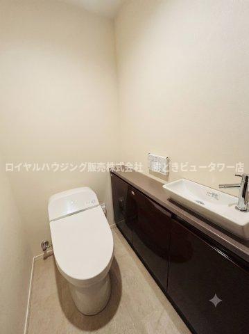 トイレ　温水洗浄付のお手洗いになります！