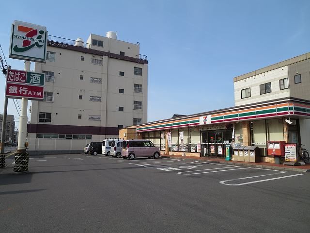 コンビニ　セブンイレブン（コンビニ）まで350m