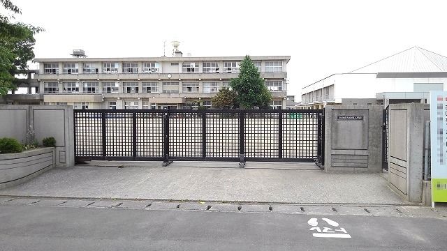 小学校　日岡小学校（小学校）まで650m