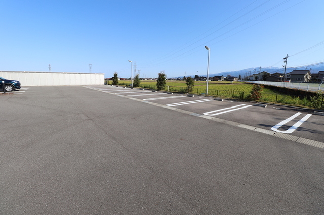 駐車場　駐車場