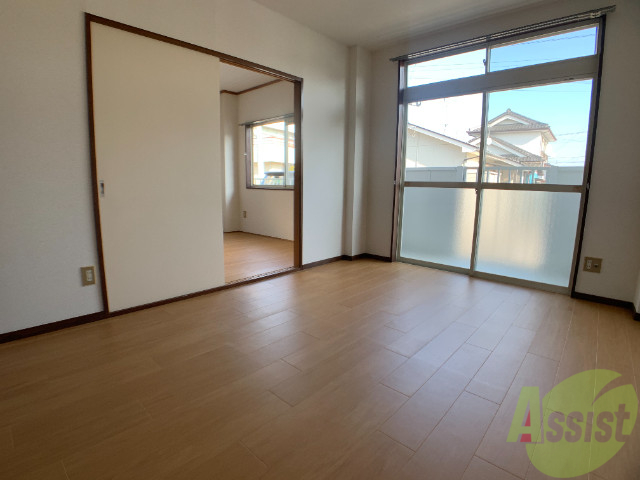 その他部屋・スペース　こちらは６帖の寝室です。シンプルで落ち着きのあるお部屋です。