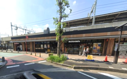 飲食店　マクドナルド エキア谷塚店（飲食店）まで576m