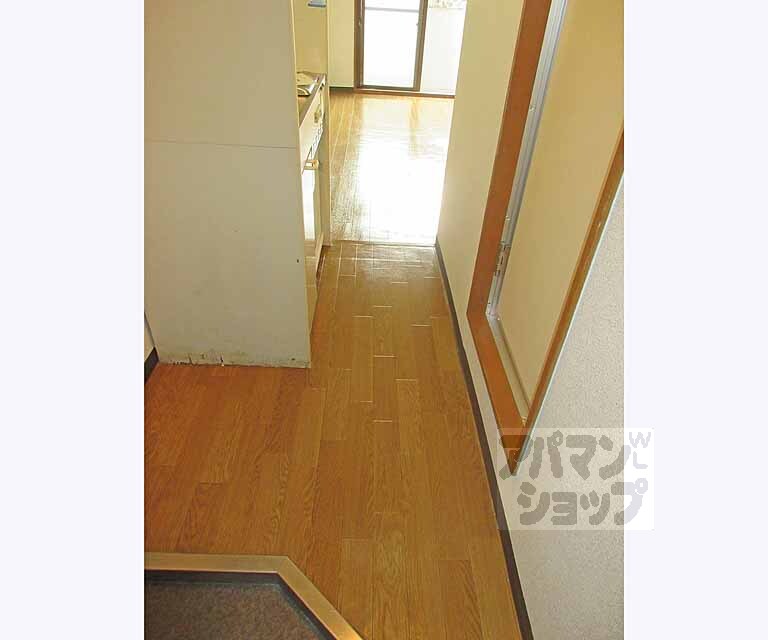 その他部屋・スペース　玄関を開けると廊下が広がっています！