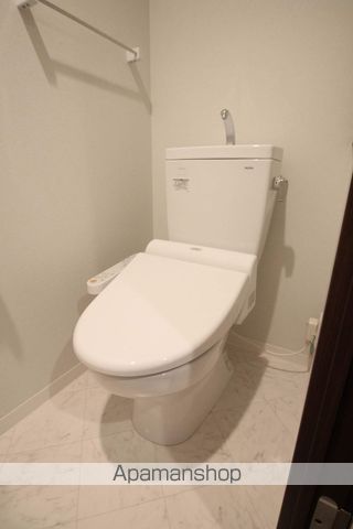 地下鉄四つ橋線 四ツ橋駅 徒歩2分 14階建 築13年のトイレ写真