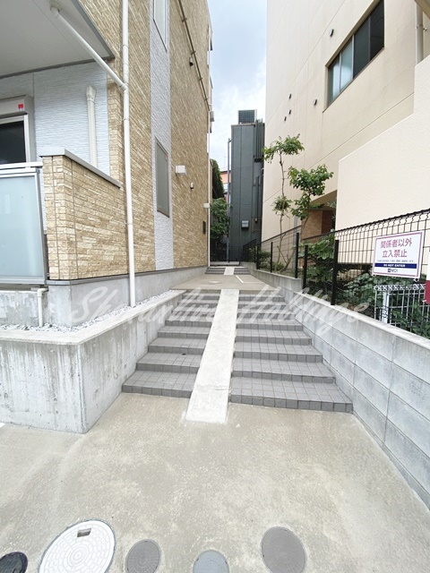 エントランス　開放的なエントランス♪