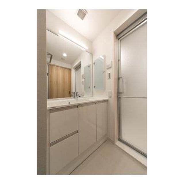 洗面設備　※写真は同タイプ住戸です。