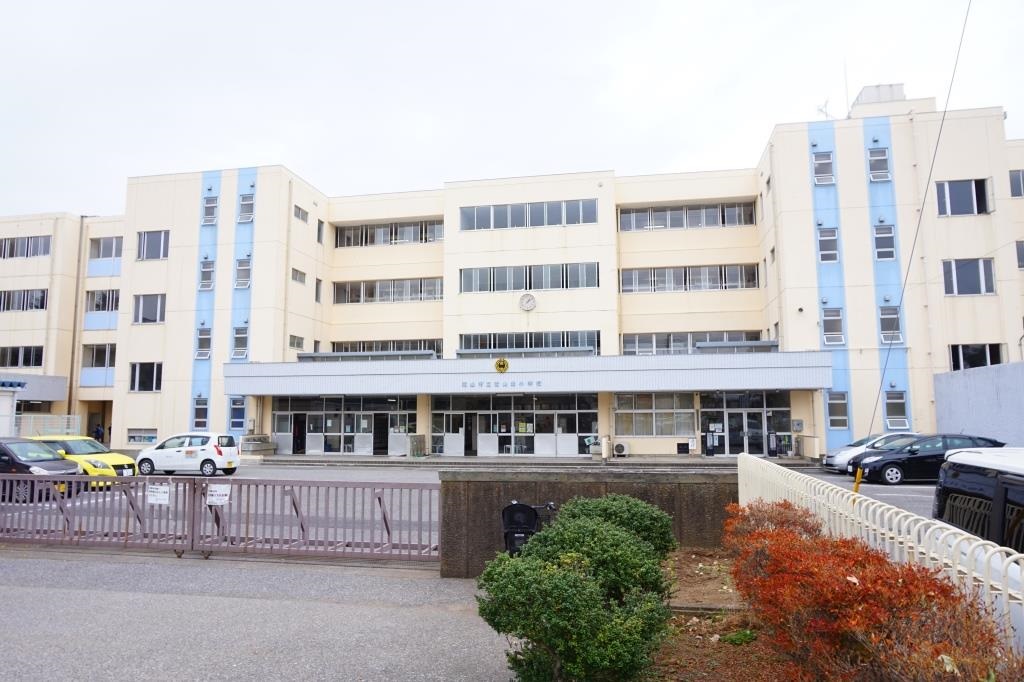 小学校　流山市立流山北小学校（小学校）まで445m