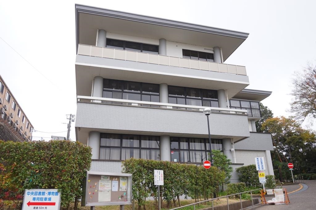 図書館　流山市立中央図書館（図書館）まで304m