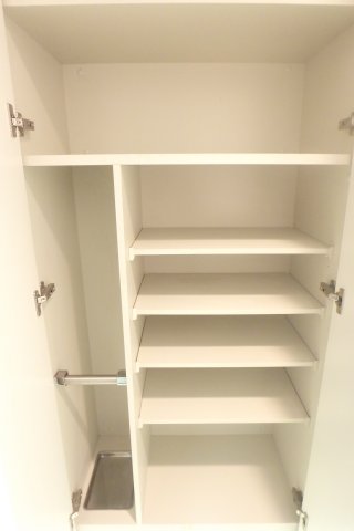 玄関　他のお部屋の参考写真となります。