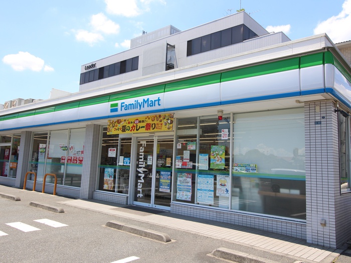コンビニ　ファミリーマート　綱島東店（コンビニ）まで372m