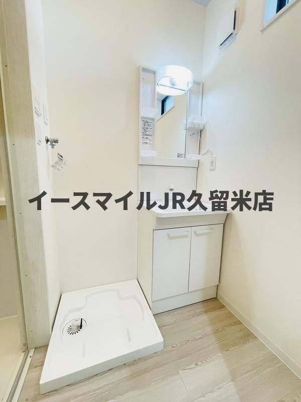洗面設備　独立洗面化粧台が付いています