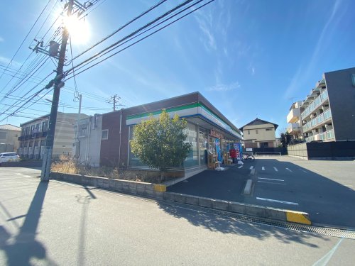 コンビニ　ファミリーマート 南流山二丁目店（コンビニ）まで725m