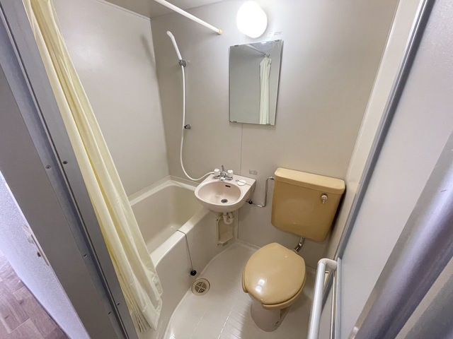 バス・シャワールーム　別部屋参考写真