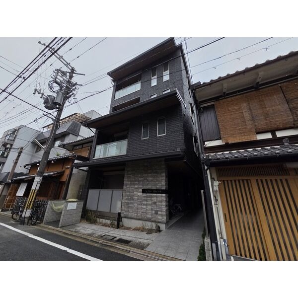 Six Bijoux堺町五条の外観写真