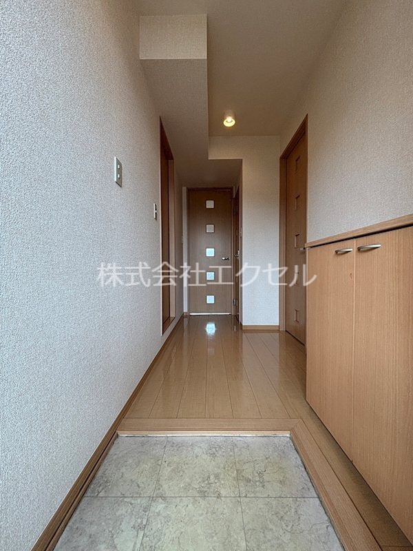 玄関　同建物・同タイプの別部屋の写真
