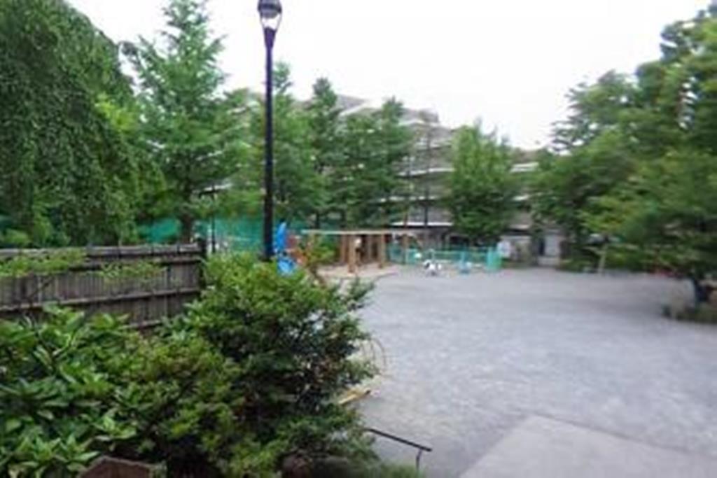 公園　新宿区立甘泉園公園（公園）まで762m