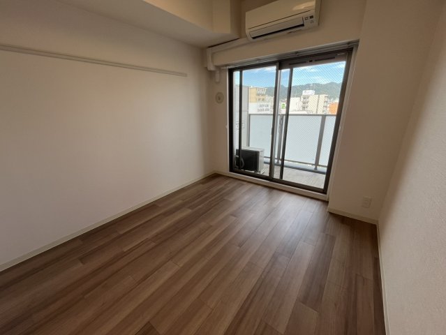 居室・リビング　同物件別部屋写真