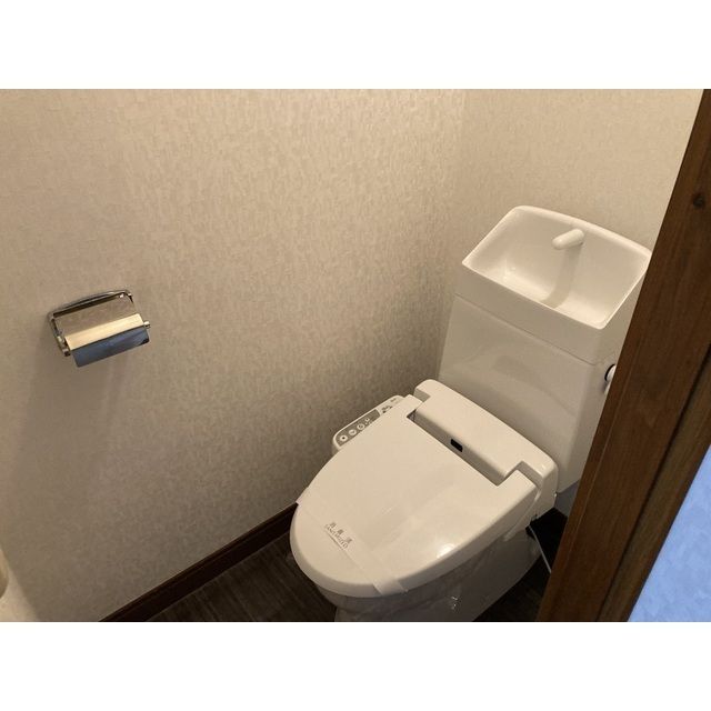 リブレス外川戸建のトイレ写真