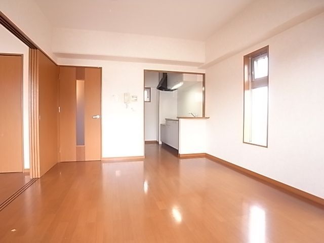 ジュネス横浜1の居間写真