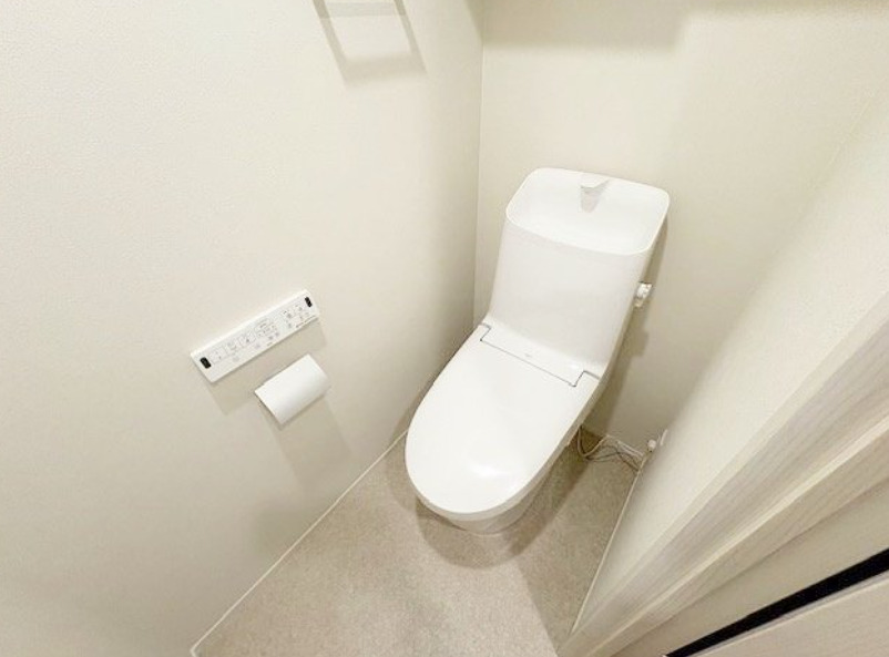 京急本線 戸部駅 徒歩6分 6階建 築1年のトイレ写真