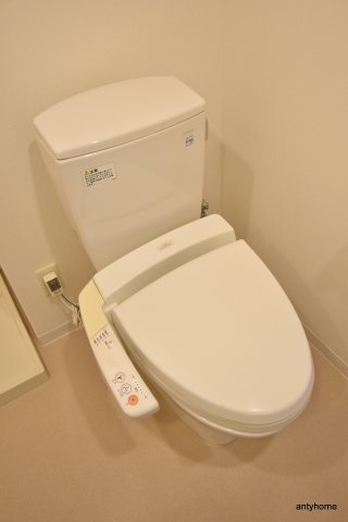 ＪＲ東海道本線 塚本駅 徒歩3分 14階建 築21年のトイレ写真