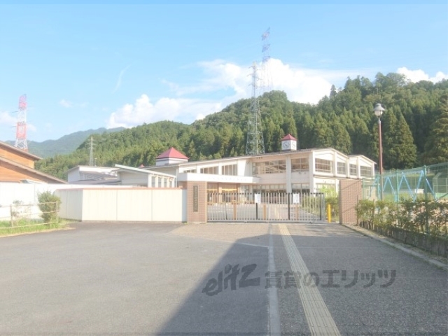 小学校　山上小学校（小学校）まで3200m